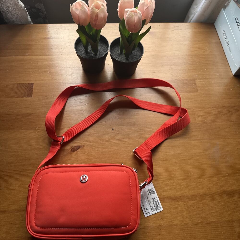 NWT Lululemon Crossbody Camera Bag 2L Light Vermillion
